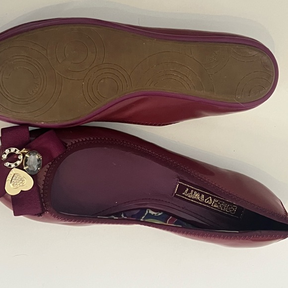 Red Flats with Gold Charm Details - Picture 2 of 2